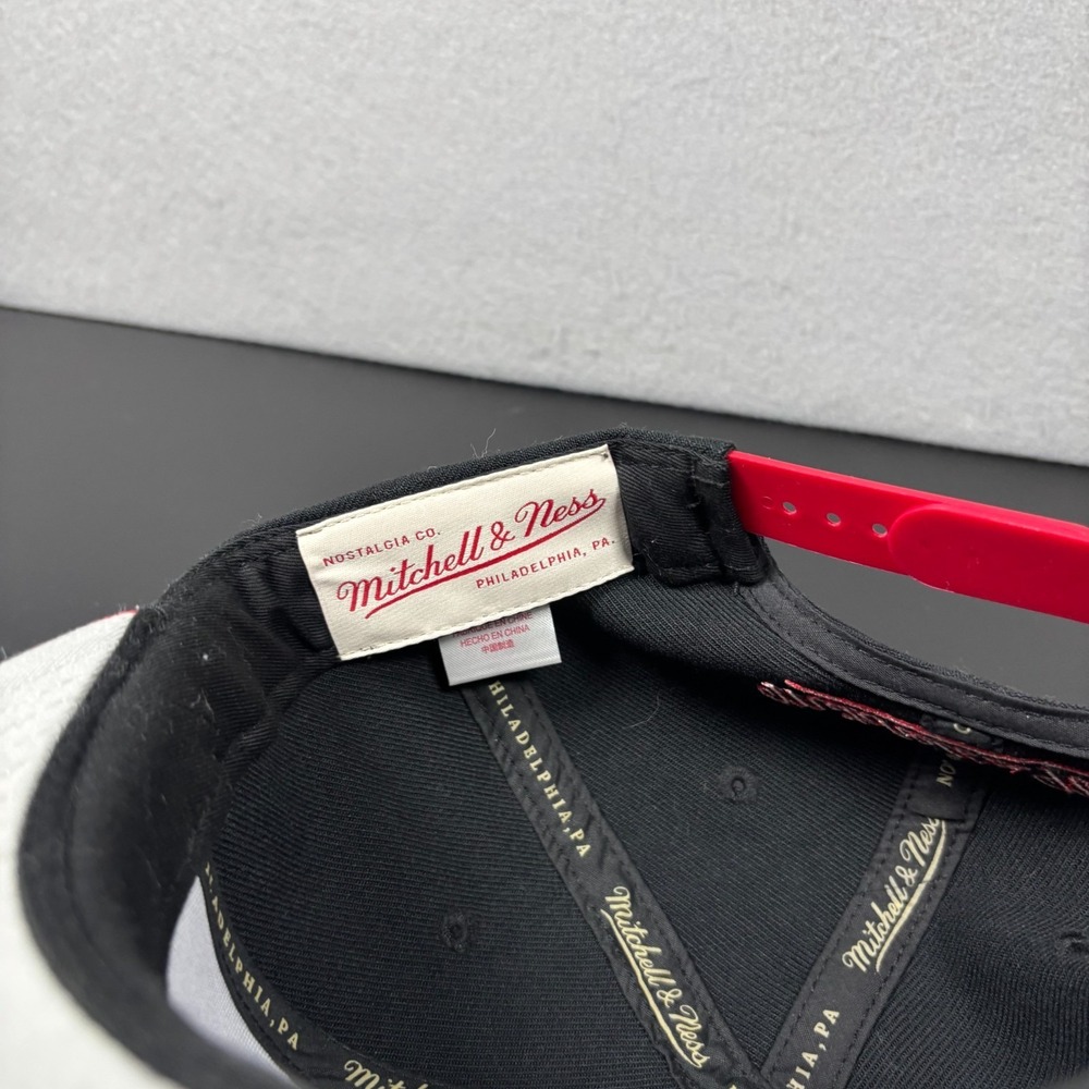 Chicago Bulls Mitchell & Ness Snapback Hat Black Red NBA Basketball Original Fit - Picture 7 of 7